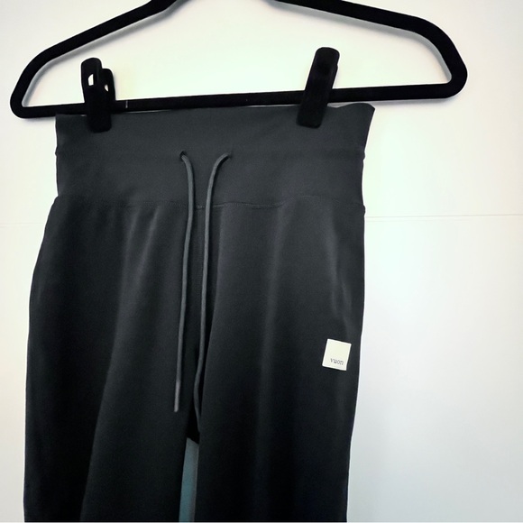 Like New Vuori Navy Leggings Jogger Style - Picture 1 of 4